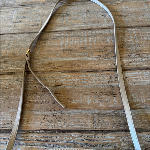 100% authentic YSL Lou camera bag. Dark beige. Excellent condition - Picture 4 of 8